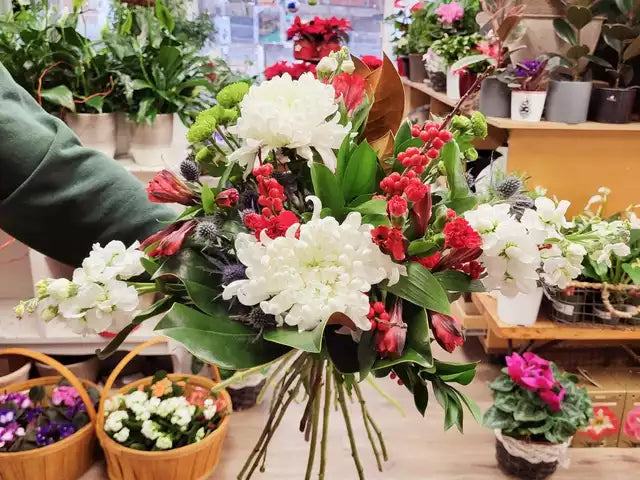 Made with Love - Christmas and Holiday Cut Bouquets