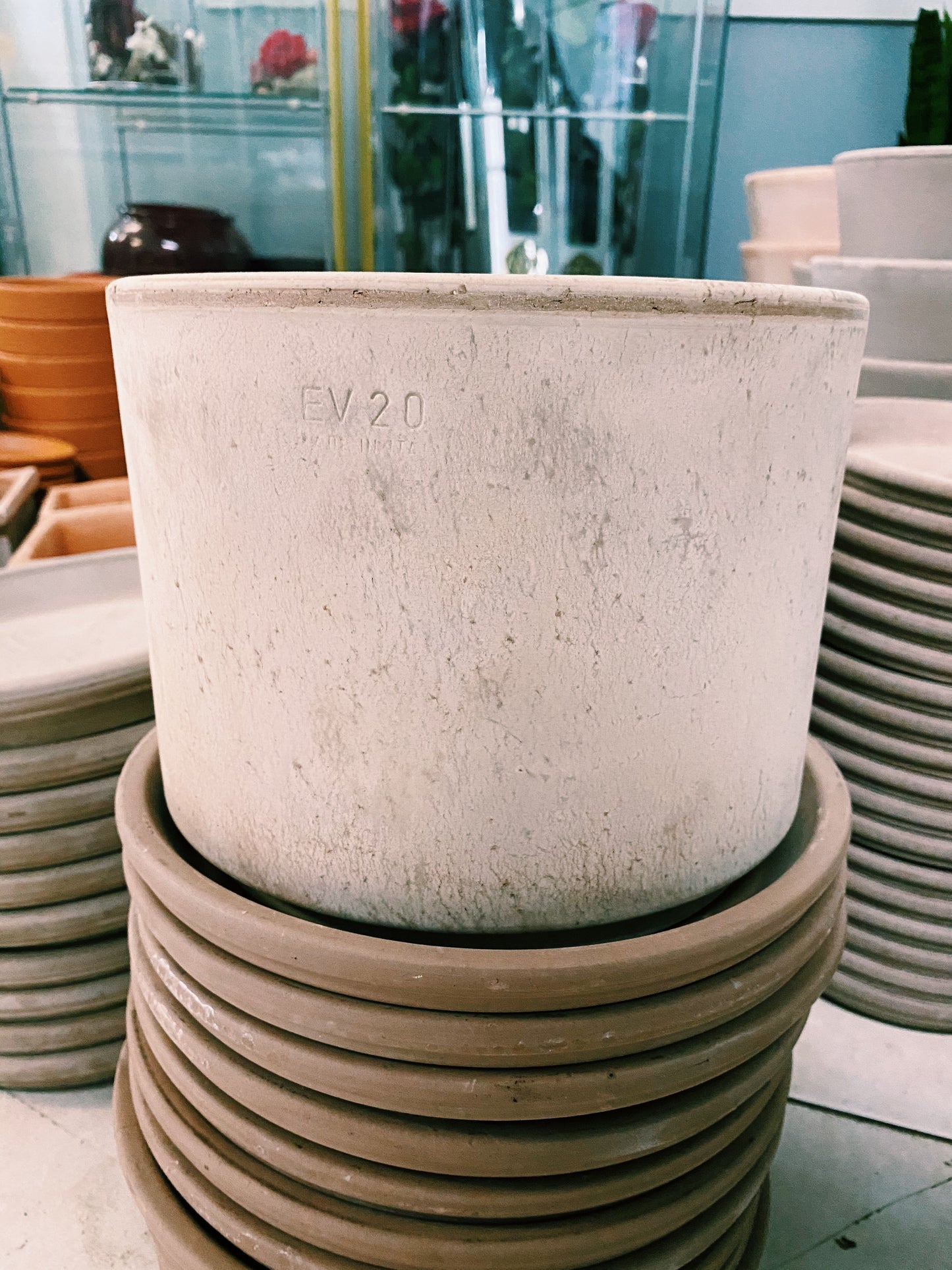 Italian Terracotta - Cylinder, Grey