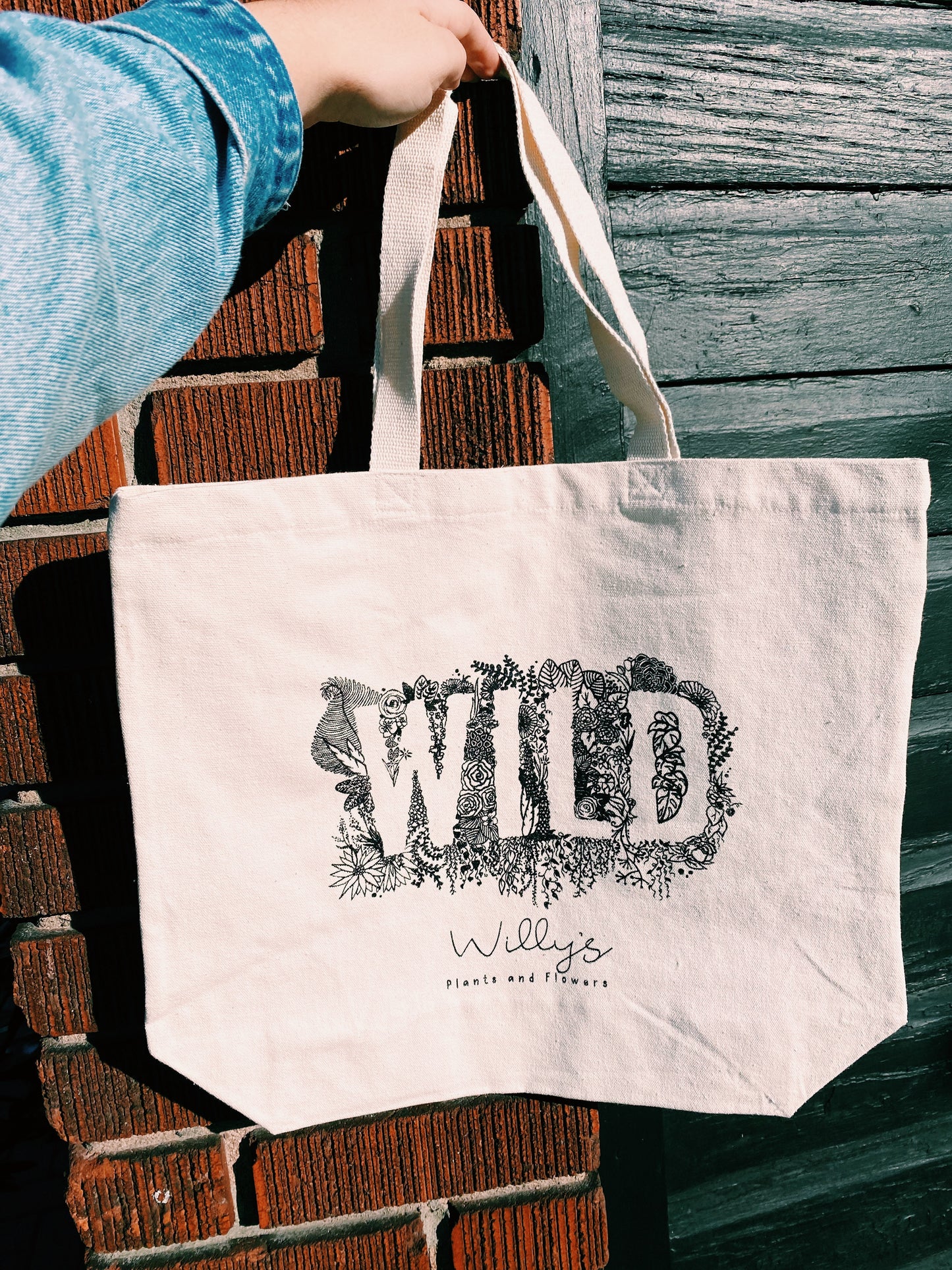 Wild Willy’s Tote!
