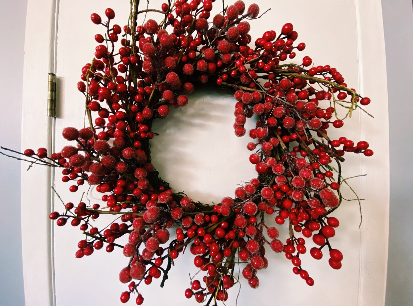 Frosted Berry Winter Wreath (Artificial)