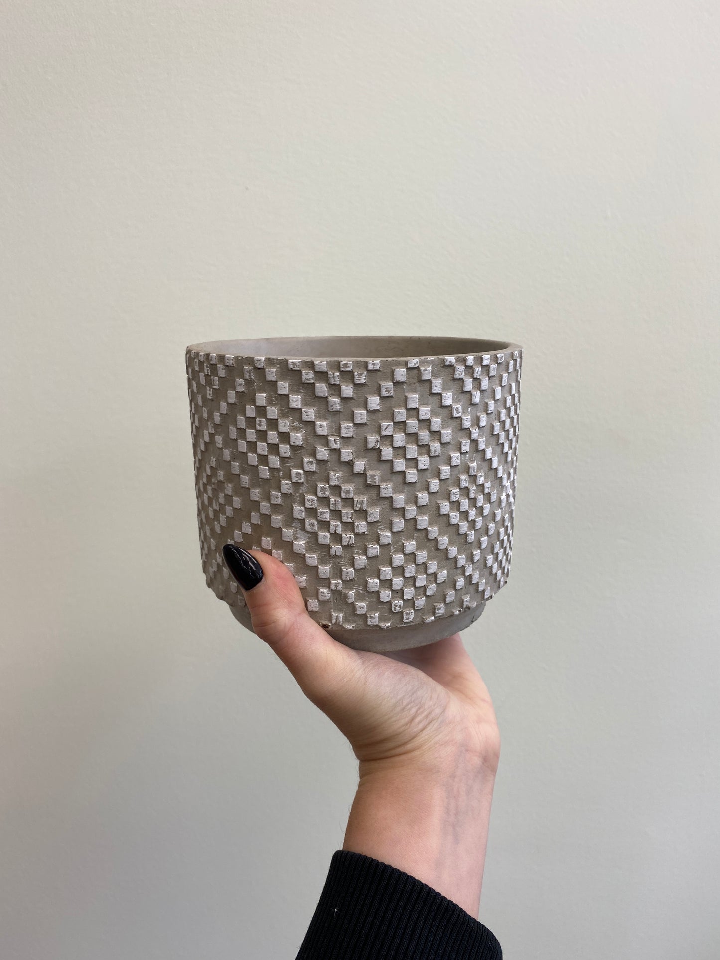 Lili Diamond Concrete Pot