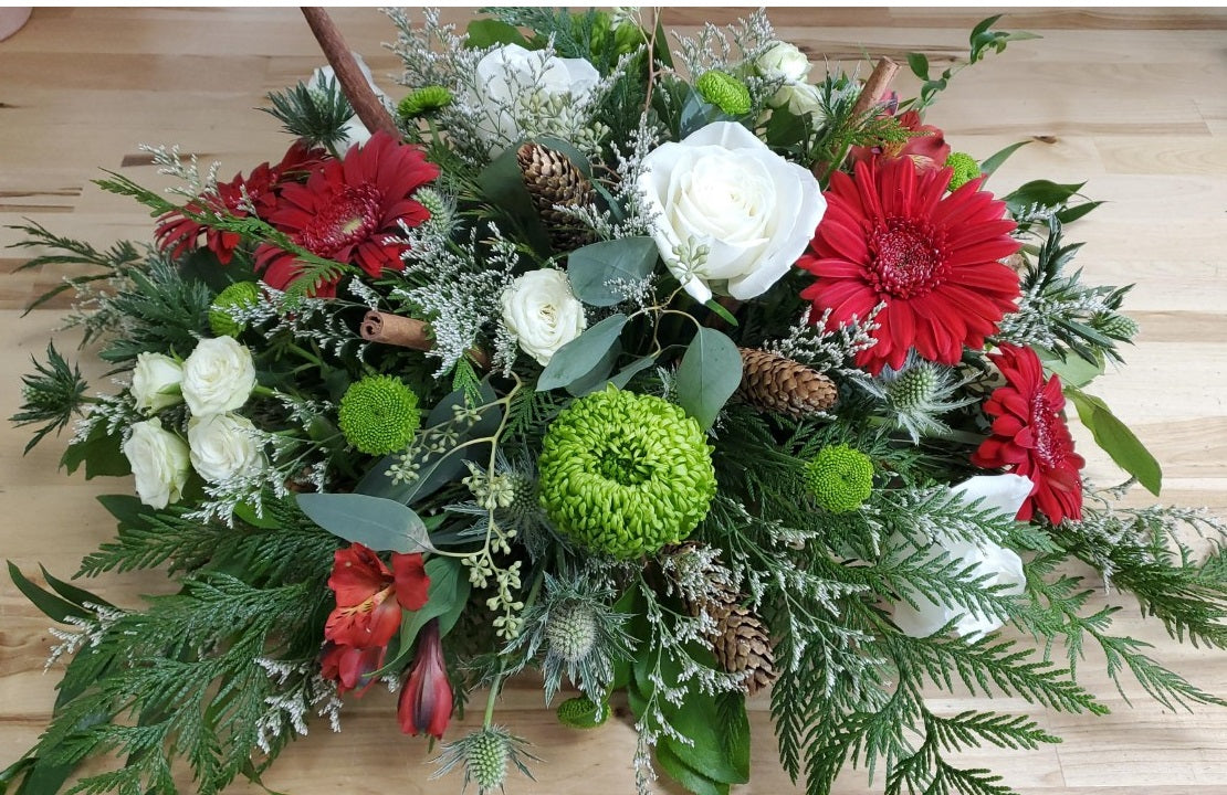 Made with Love - Christmas and Holiday Centerpieces (Assorted Sizes)